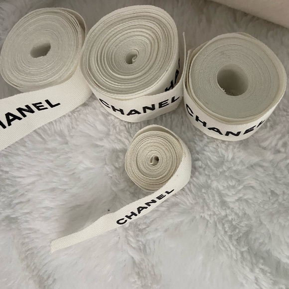 Authentic Chanel Ribbon - Picture 3 of 5